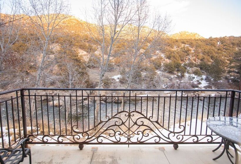 Surf Hotel & Chateau