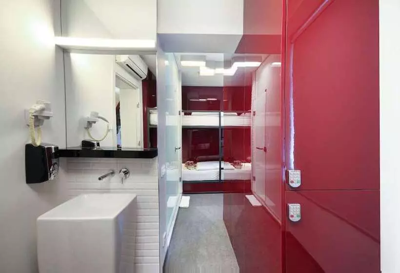 ベッドアンドブレックファースト Wabi Hostels