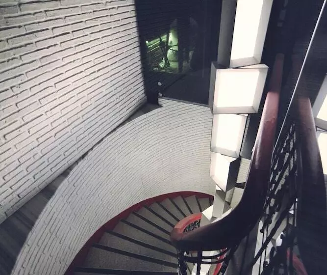 ベッドアンドブレックファースト Wabi Hostels