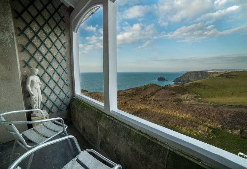 ホテル Camelot Castle