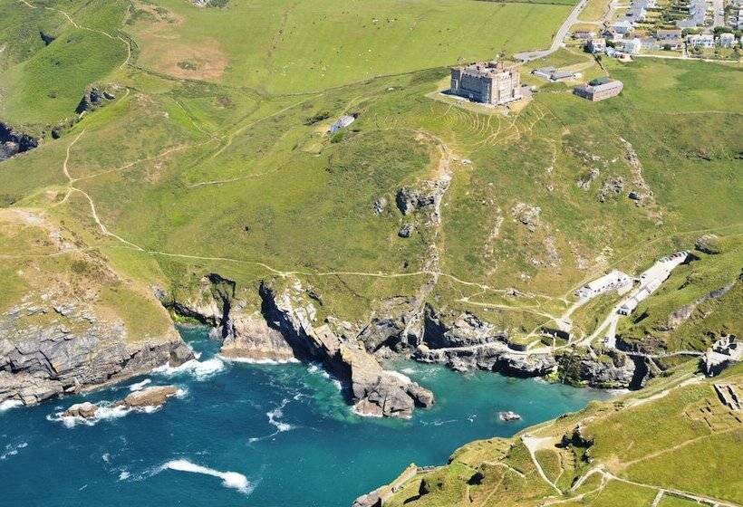 ホテル Camelot Castle