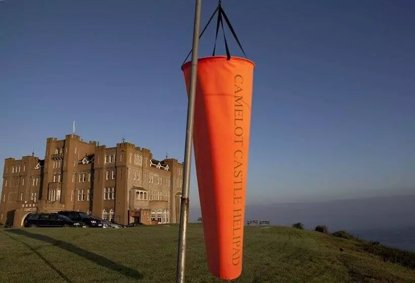 Отель Camelot Castle