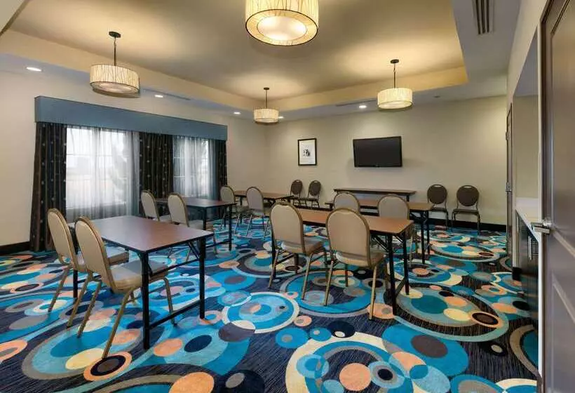 酒店 La Quinta By Wyndham Clinton Historic Route 66