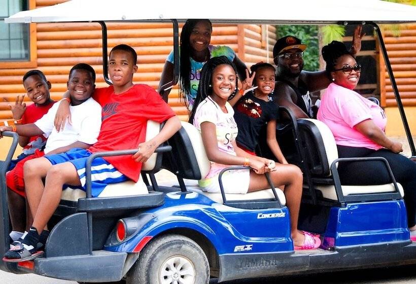 Отель North Texas Jellystone Park