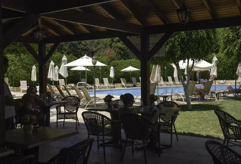 Kotzias Beach Apartments