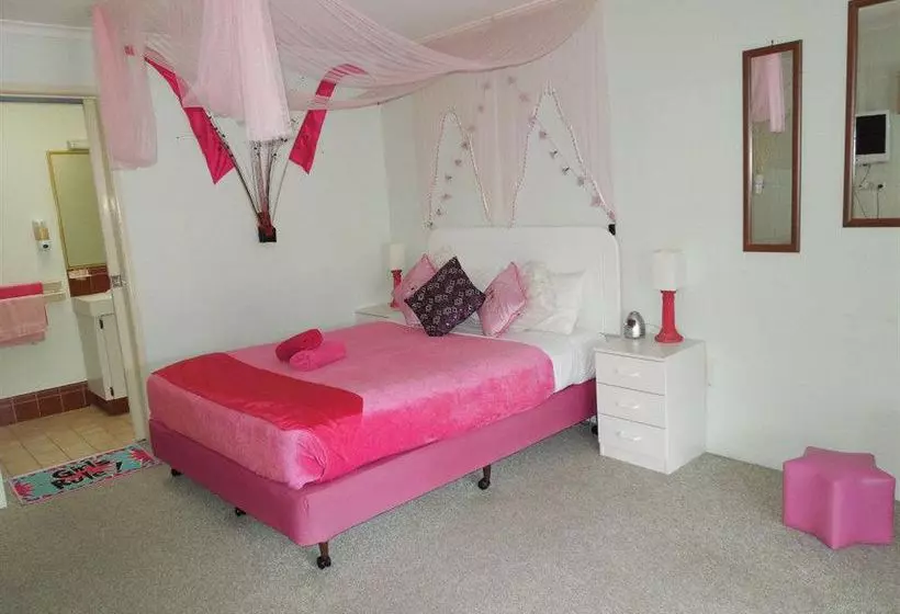 Cotton Tree Beach Motel