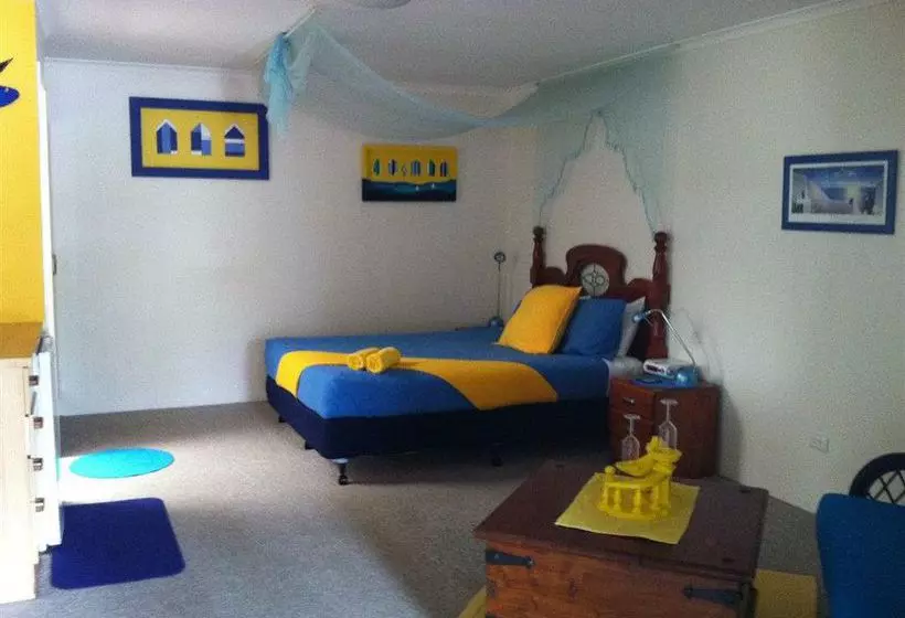 Cotton Tree Beach Motel