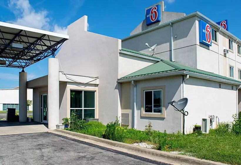 Motel 6 Seymour, In   North