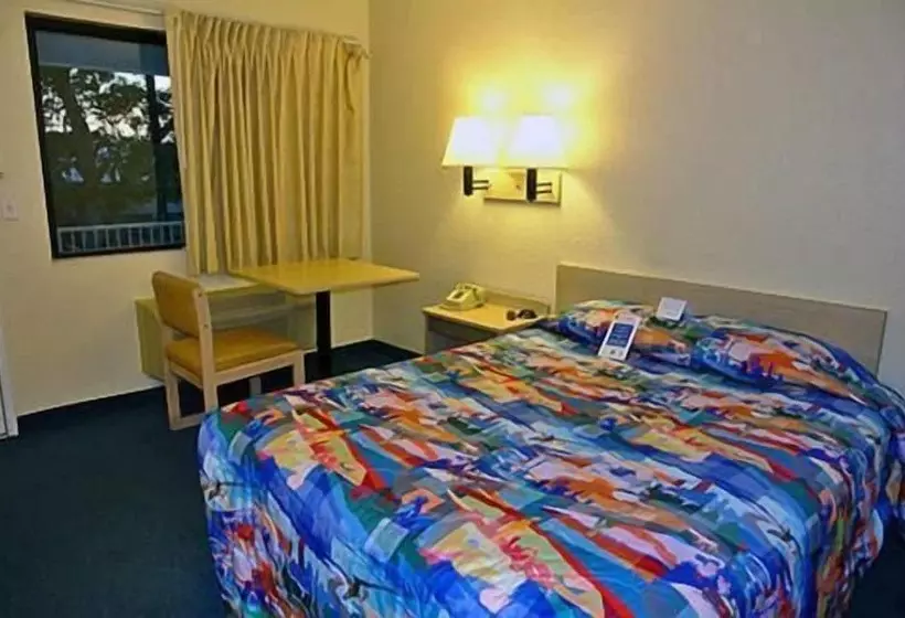 Motel 6 Seymour, In   North