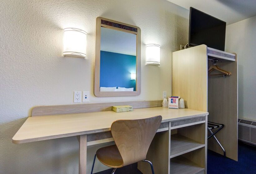 モーテル Days Inn By Wyndham Stony Plain