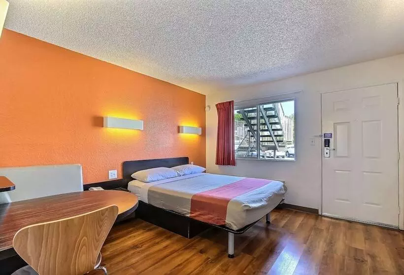 Motel 6pleasanton, Ca