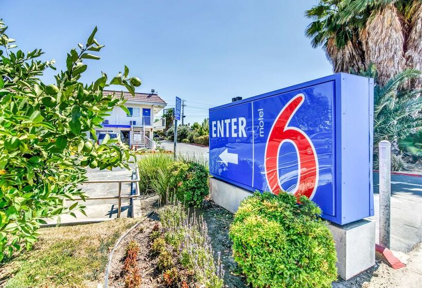 Motel 6stockton, Ca  Charter Way West