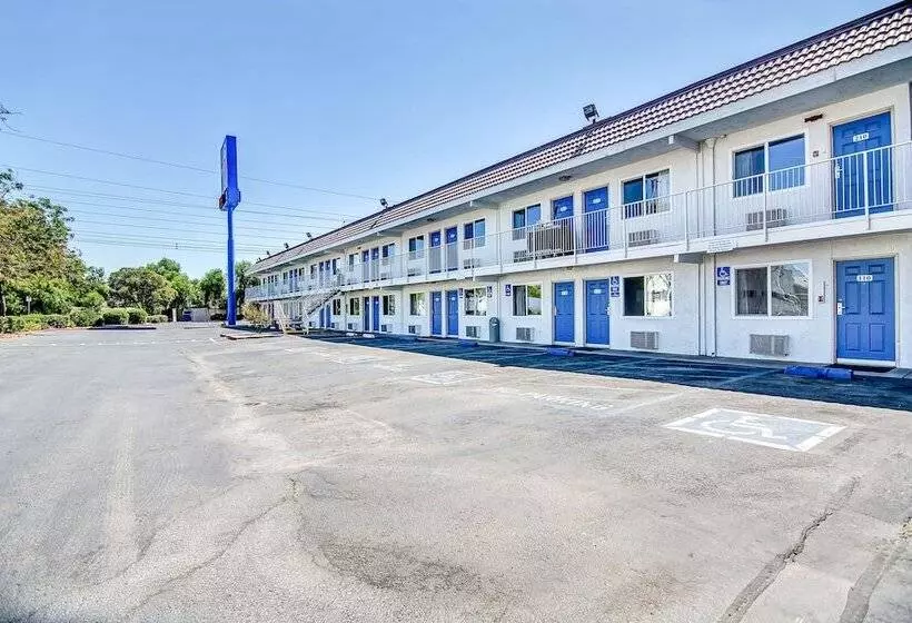 Motel 6stockton, Ca  Charter Way West