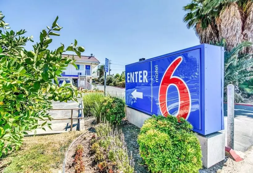 Motel 6stockton, Ca  Charter Way West