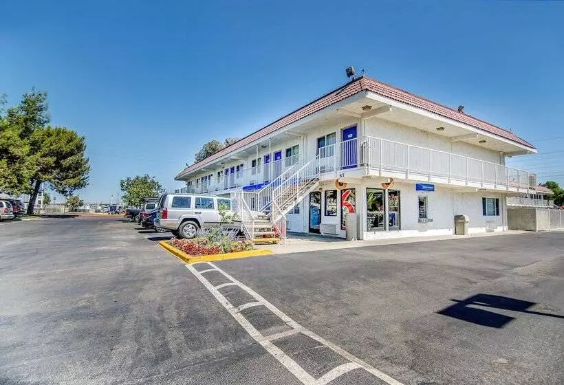 Motel 6stockton, Ca  Charter Way West