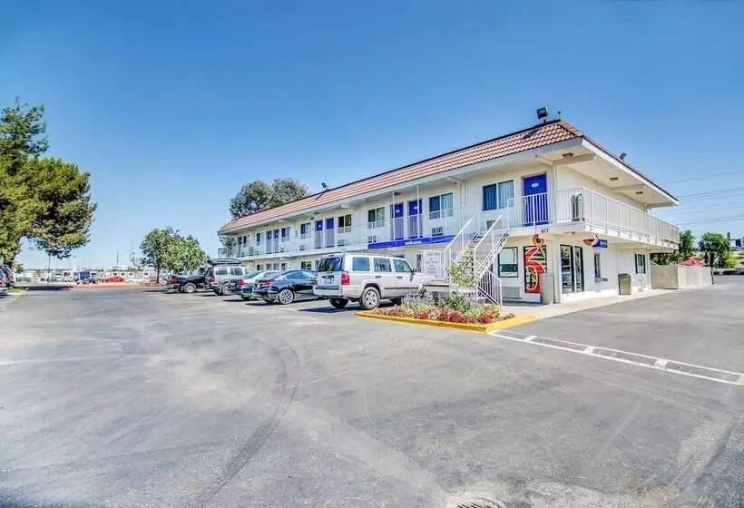 Motel 6stockton, Ca  Charter Way West