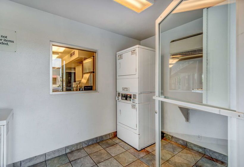 モーテル Park Inn By Radisson, Tracy