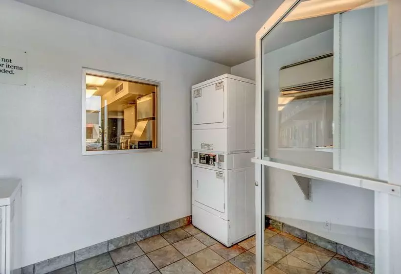 モーテル Park Inn By Radisson, Tracy