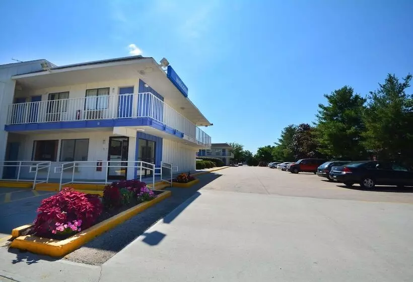 Motel 6windsor Locks, Ct Hartford