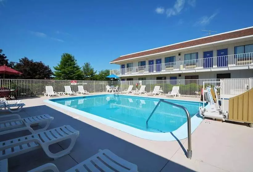 Motel 6windsor Locks, Ct Hartford