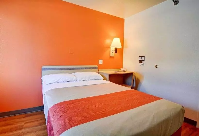 Motel 6windsor Locks, Ct Hartford