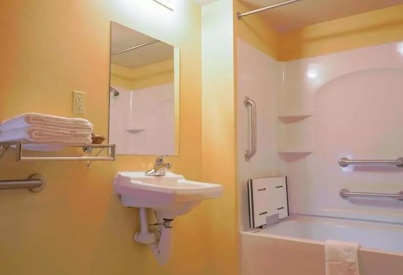 모텔 Regal Inn Coffeyville