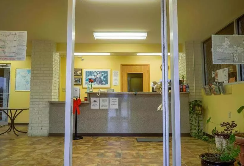 모텔 Regal Inn Coffeyville