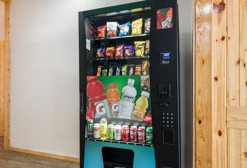 Мотель Rodeway Inn Broken Bowhochatown