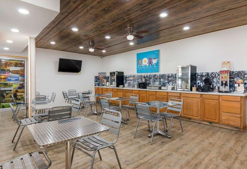 Мотель Rodeway Inn Broken Bowhochatown