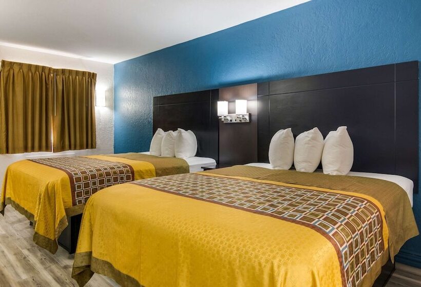 Мотель Rodeway Inn Broken Bowhochatown