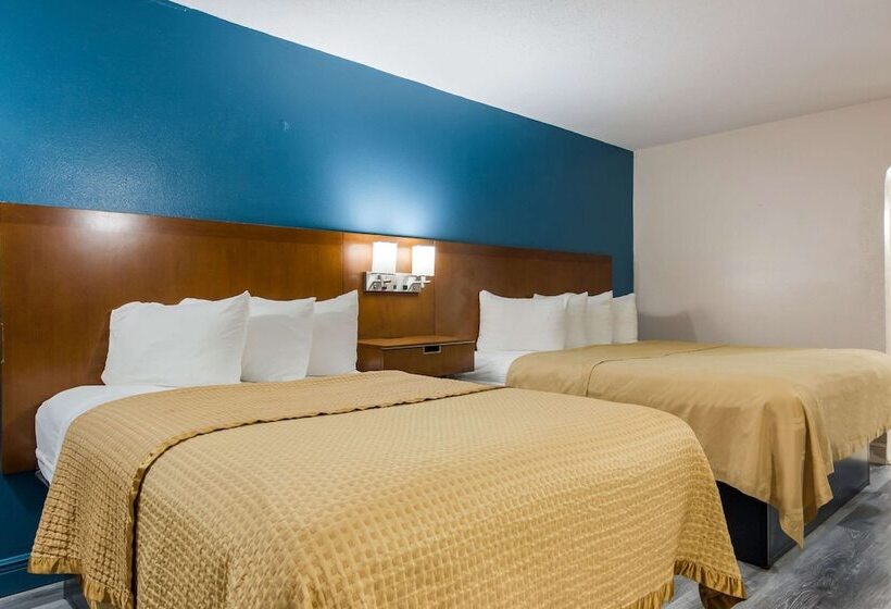 Мотель Rodeway Inn Broken Bowhochatown