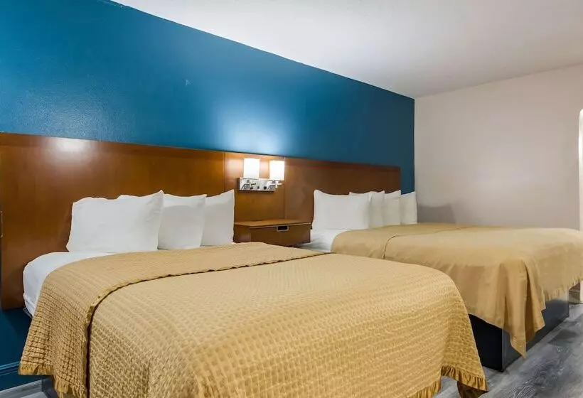 Мотель Rodeway Inn Broken Bowhochatown