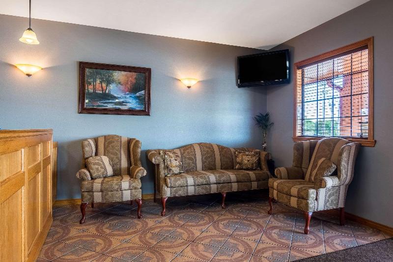 Мотель Rodeway Inn Broken Bowhochatown