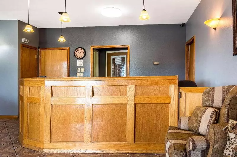 Мотель Rodeway Inn Broken Bowhochatown