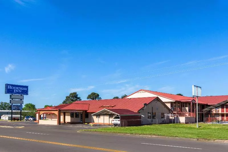 Мотель Rodeway Inn Broken Bowhochatown