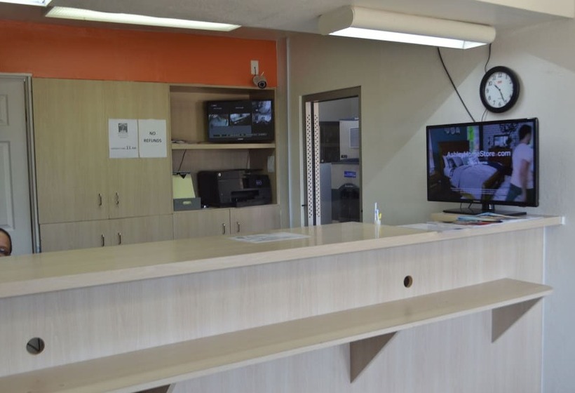 モーテル Super 7 Inn