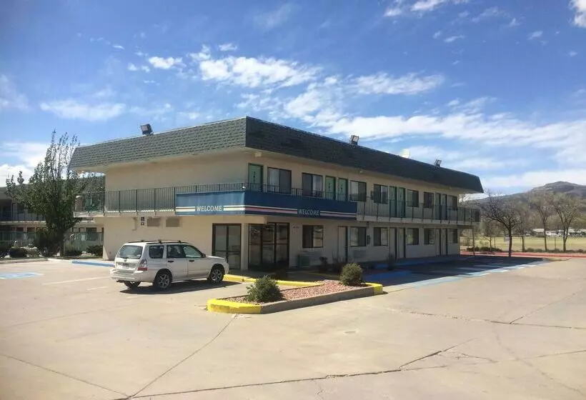 مُتل Travelodge By Wyndham Raton