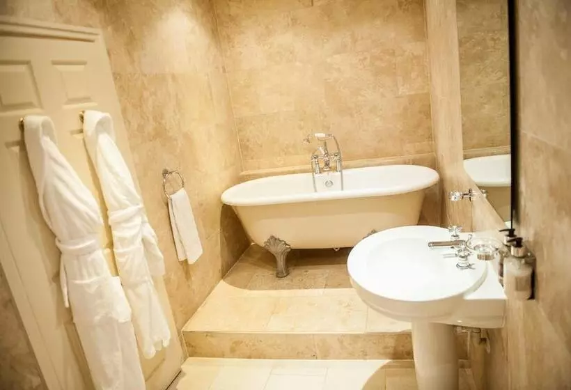 膳宿费 Mitton Hall Country House