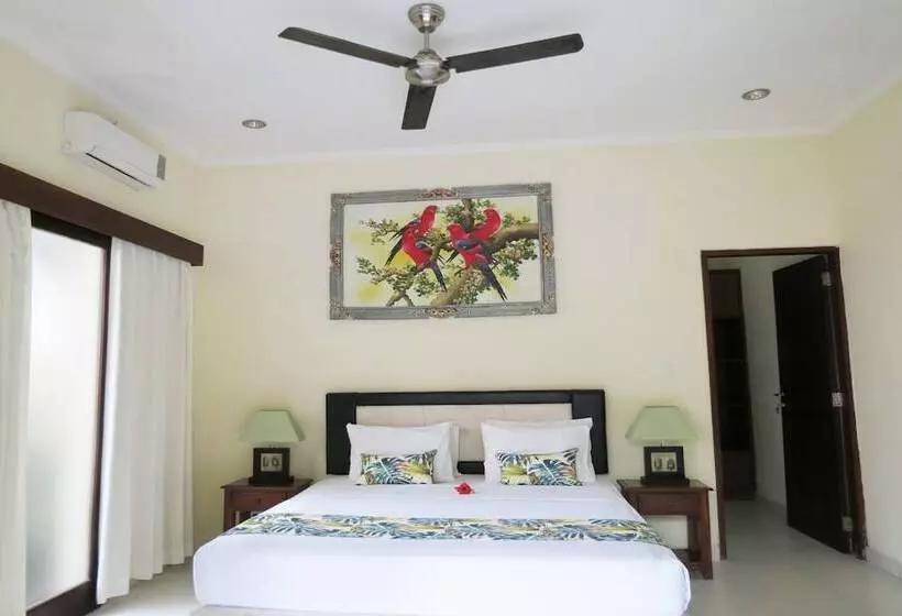 Курорт Medewi Bay Retreat