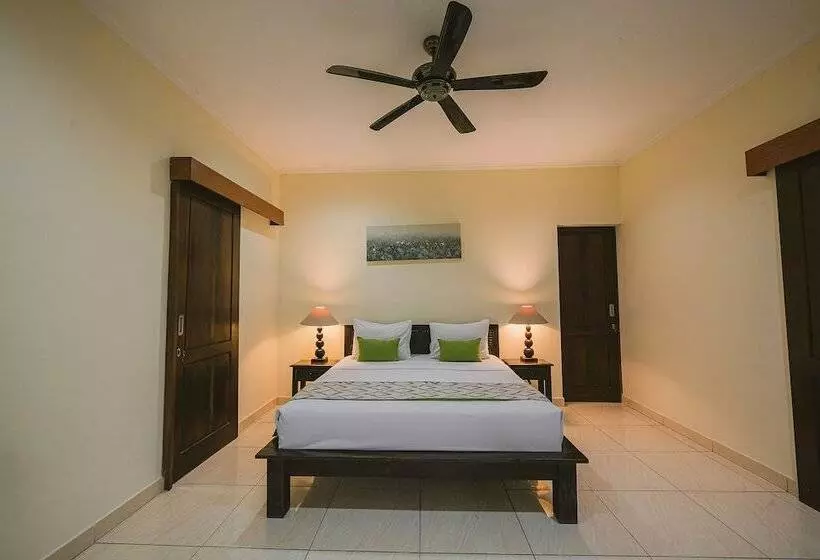 Курорт Medewi Bay Retreat