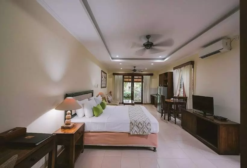 Курорт Medewi Bay Retreat