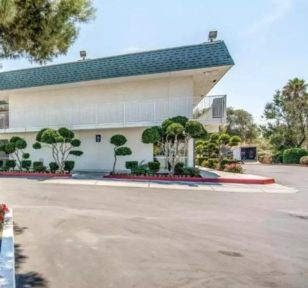 モーテル Park Inn By Radisson, Tracy