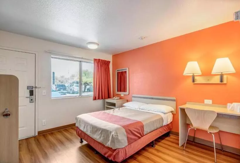 モーテル Park Inn By Radisson, Tracy