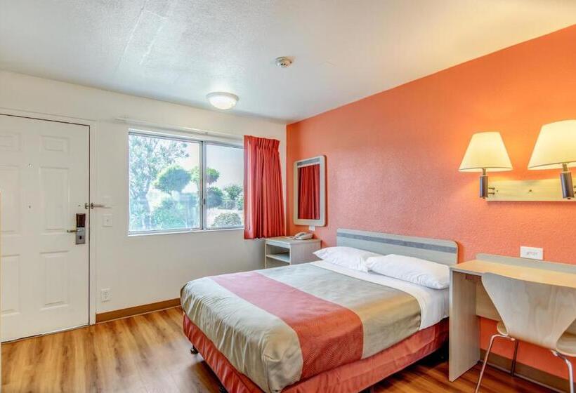 モーテル Park Inn By Radisson, Tracy