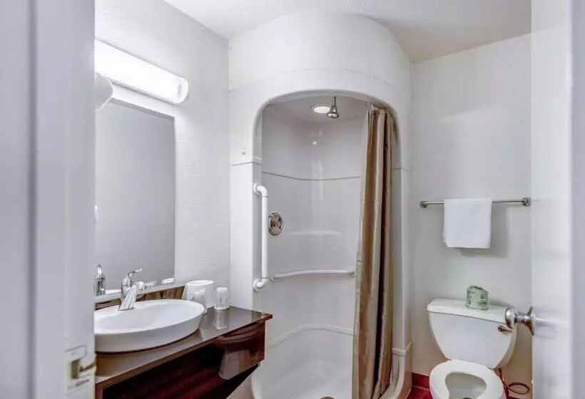 モーテル Park Inn By Radisson, Tracy