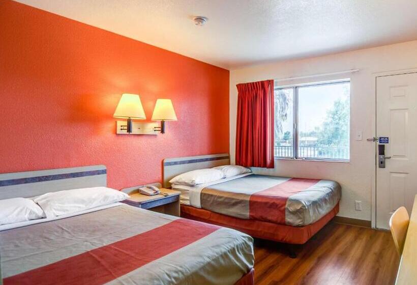 モーテル Park Inn By Radisson, Tracy