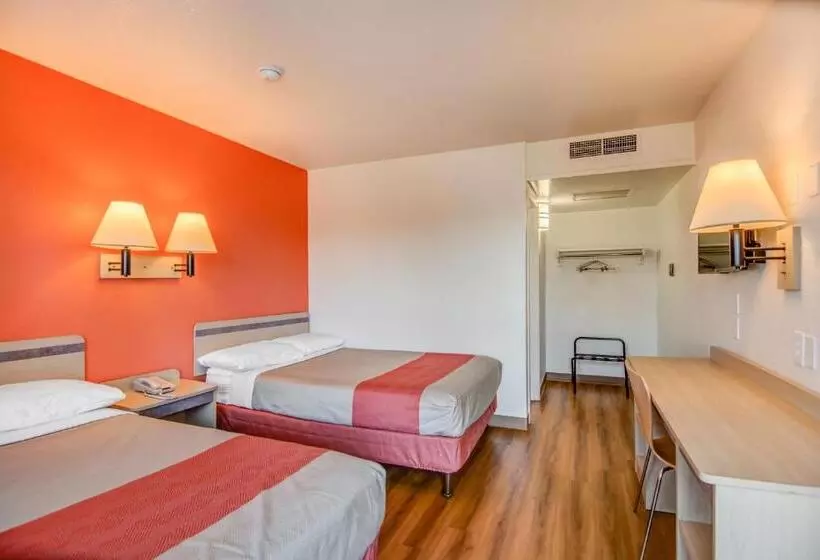 モーテル Park Inn By Radisson, Tracy