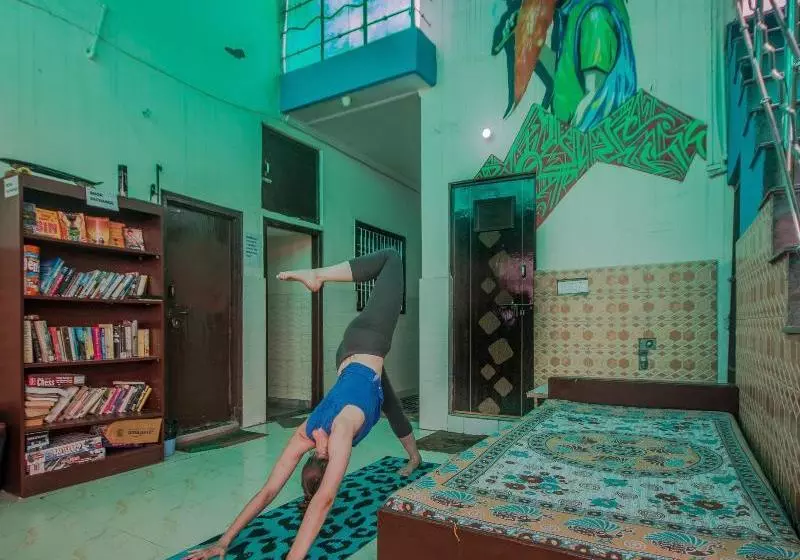 Friends Guest House And Hostel