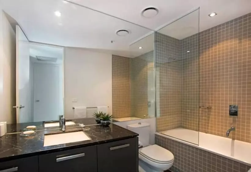 Astra Apartments St Kilda Rd