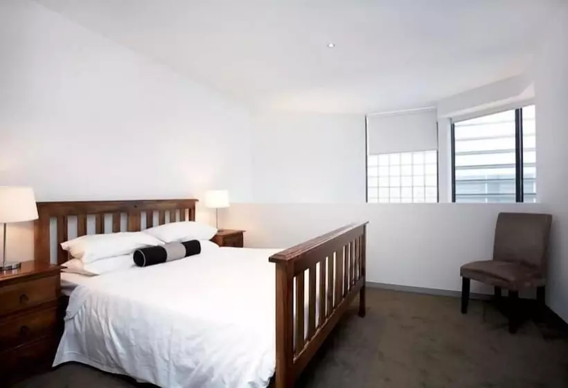 Astra Apartments St Kilda Rd